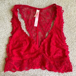 🌟Host Pick🌟 (NWOT) Victoria’s Secret PINK Red Lace Bralette